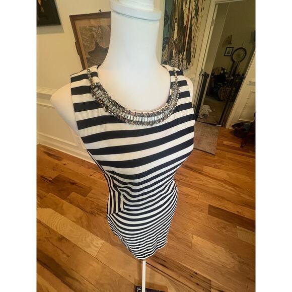 THE CLOTHING COMPANY SLEEVELESS NAVY  WHITE STRIPED BODYCON  DRESS WOMENS LARGE - Picture 4 of 8